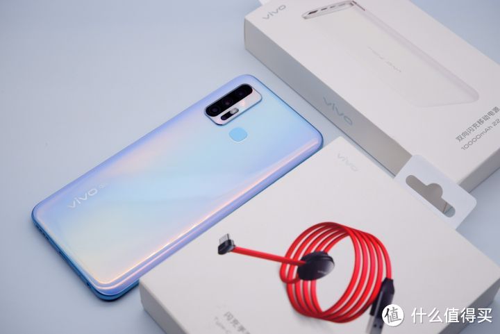 vivo Z6能量套装：让小钢炮随时充满能量