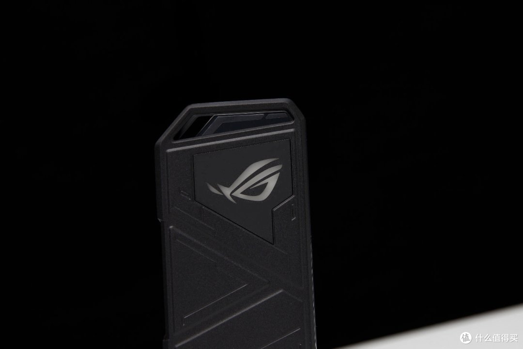 时间就是绳命!ROG Strix Arion M.2幻影硬盘盒 开箱评测