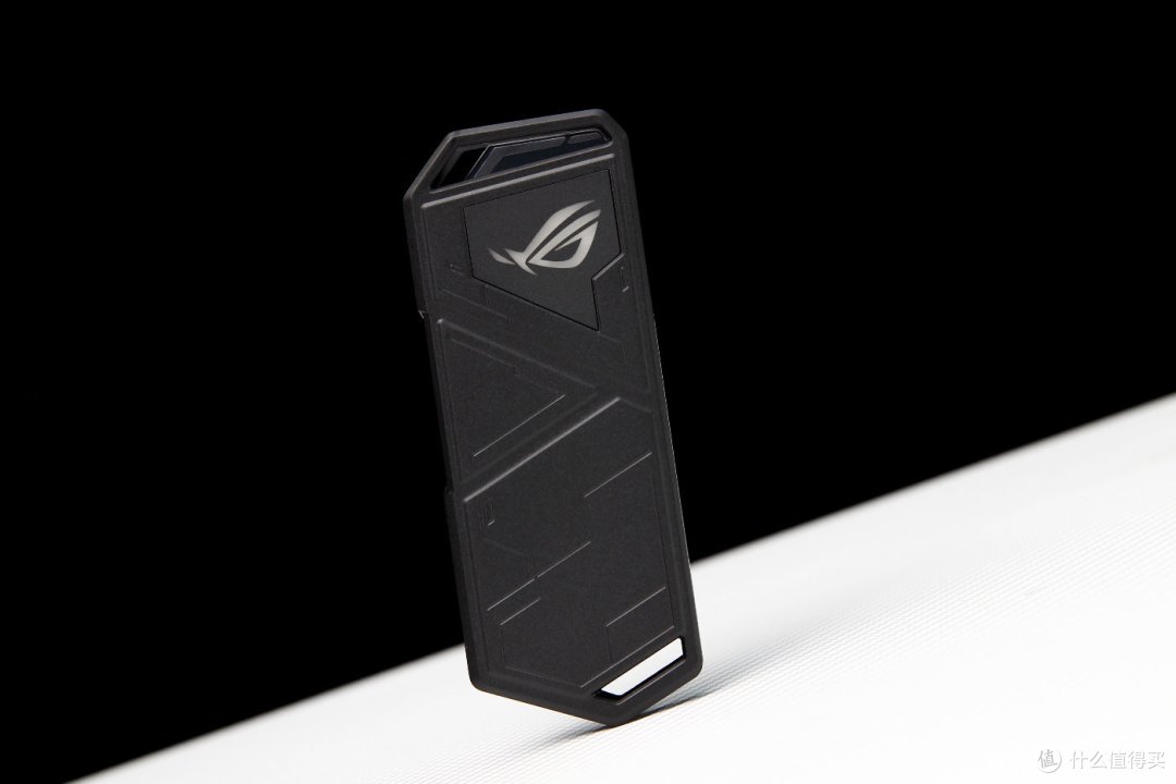 时间就是绳命!ROG Strix Arion M.2幻影硬盘盒 开箱评测