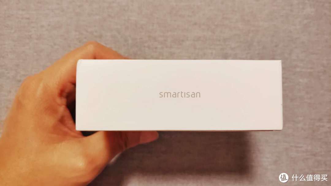 侧面Smartisan的logo