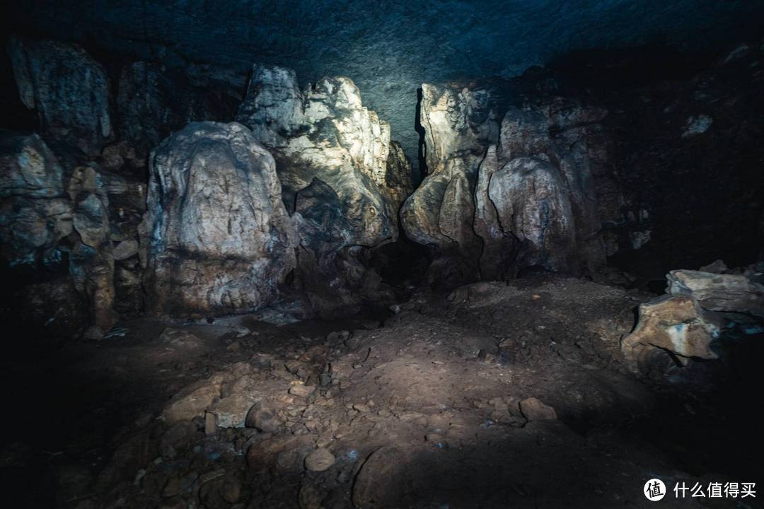 探秘荒野迷窟，来场地心历险——乐山硝洞