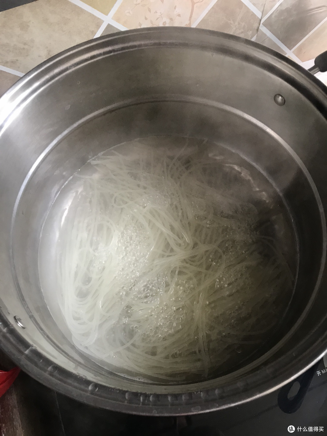 人生第一次吃螺蛳粉 —— 名不虚传