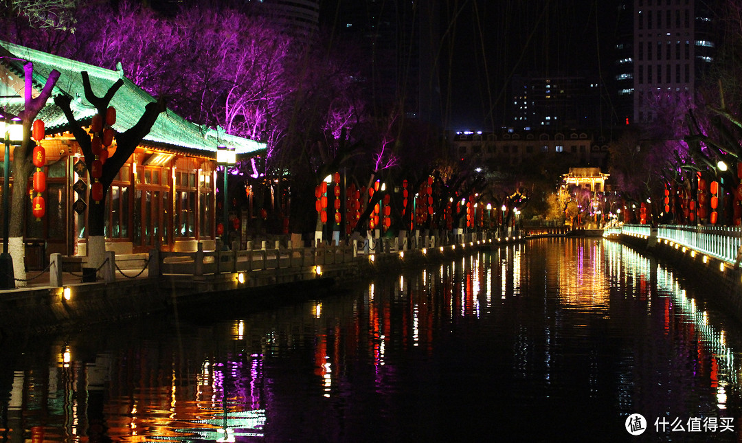 护城河夜景