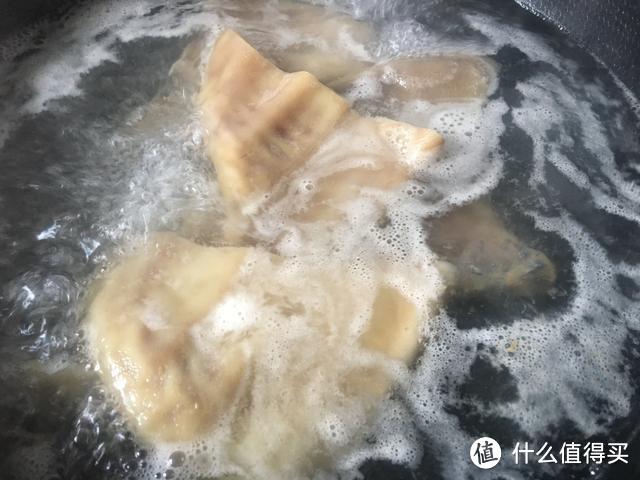 每到夏日，我家必吃这道凉菜，开胃解馋，连吃5天都不腻，特简单