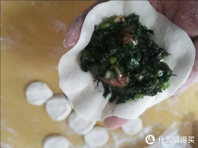 它是海边野菜，生长在盐碱地，味道鲜美有营养，错过再等一年