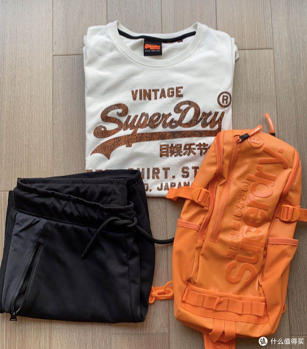 男生夏季想要穿出复古风，一件Superdry印花T帮你搞定