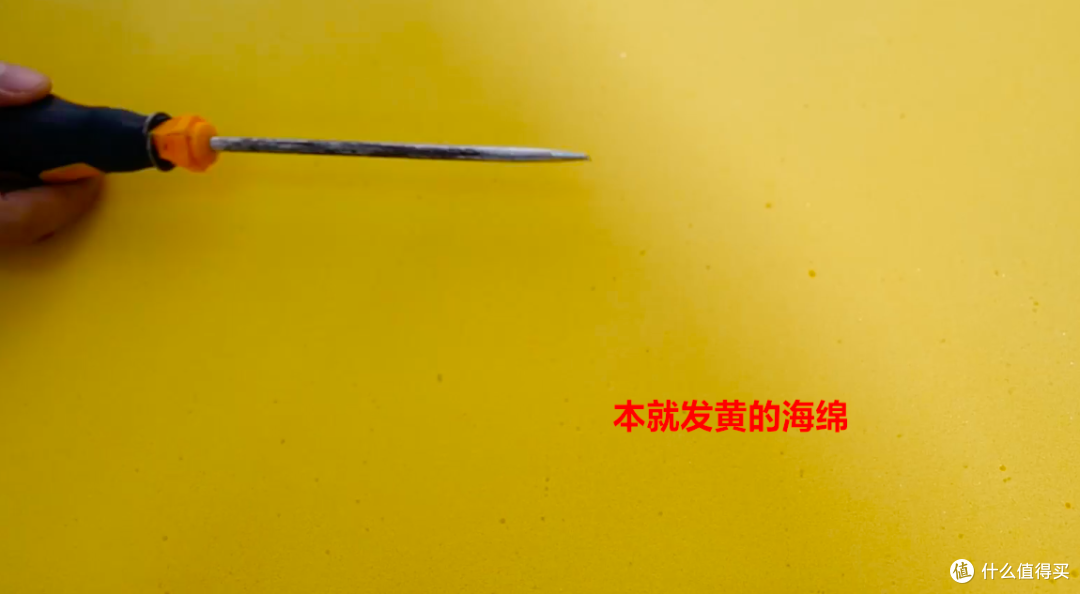 暴拆五星级酒店大牌床垫,惊现回收料!看完你还敢睡么?