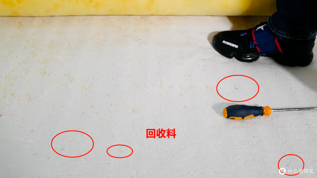 暴拆五星级酒店大牌床垫,惊现回收料!看完你还敢睡么?