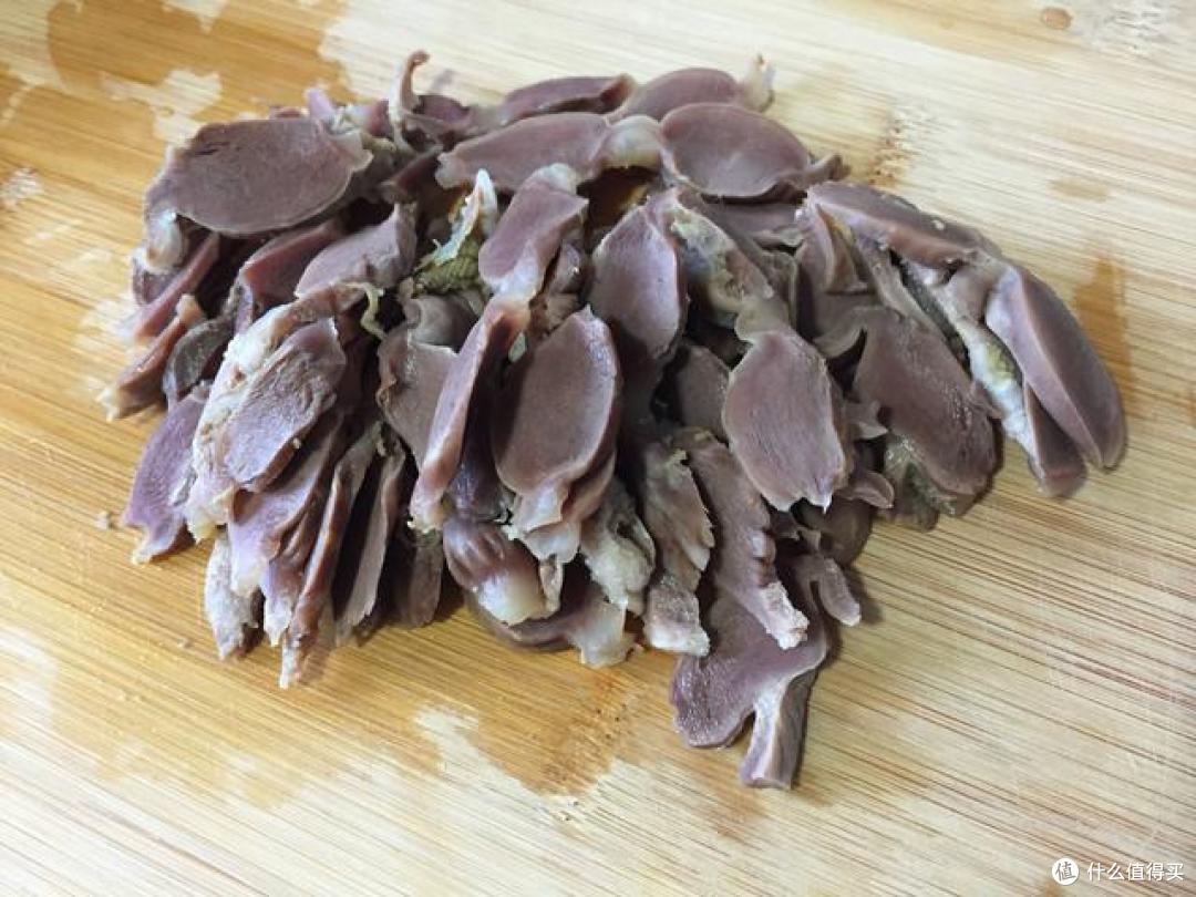 夏天到了,这道凉拌菜,清爽美味不油腻,还对胃好,有多少吃多少
