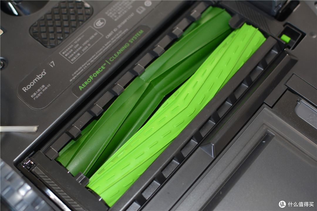 iRobot i7+、云鲸、科沃斯T8 AIVI三款扫地机对比横评，谁是旗舰中最强