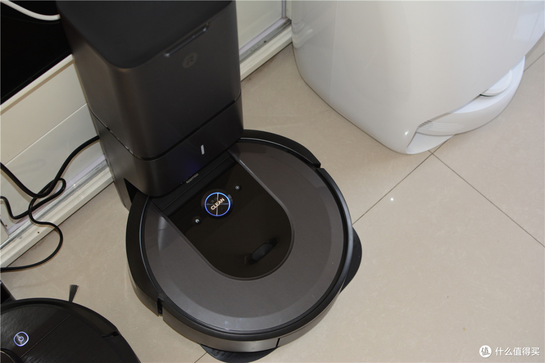 iRobot i7+、云鲸、科沃斯T8 AIVI三款扫地机对比横评，谁是旗舰中最强
