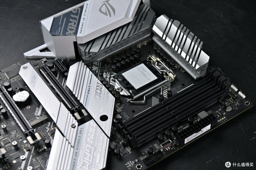 天空王朝的末世 英特尔10代处理器+ROG STRIX Z490-A GAMING评测报告