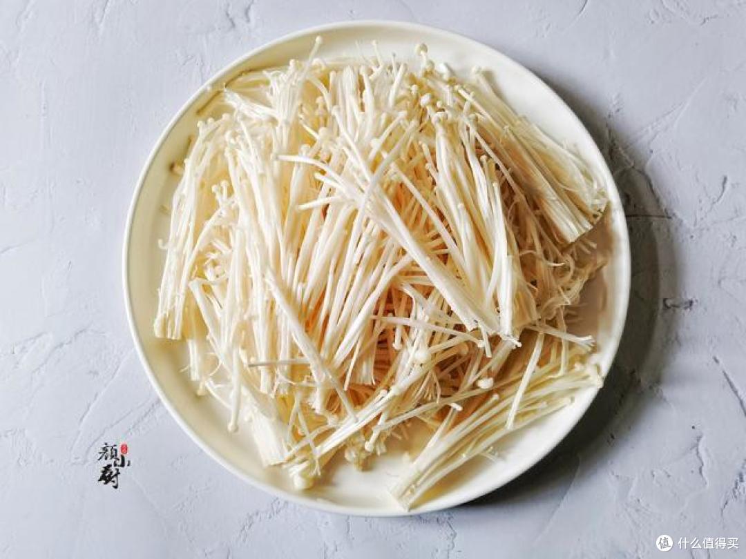 金针菇最好吃的做法，简单一拌，营养又美味，比吃肉还过瘾