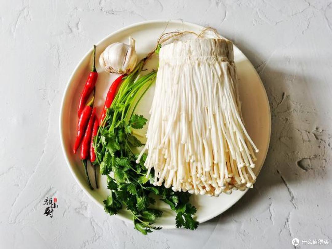 金针菇最好吃的做法，简单一拌，营养又美味，比吃肉还过瘾