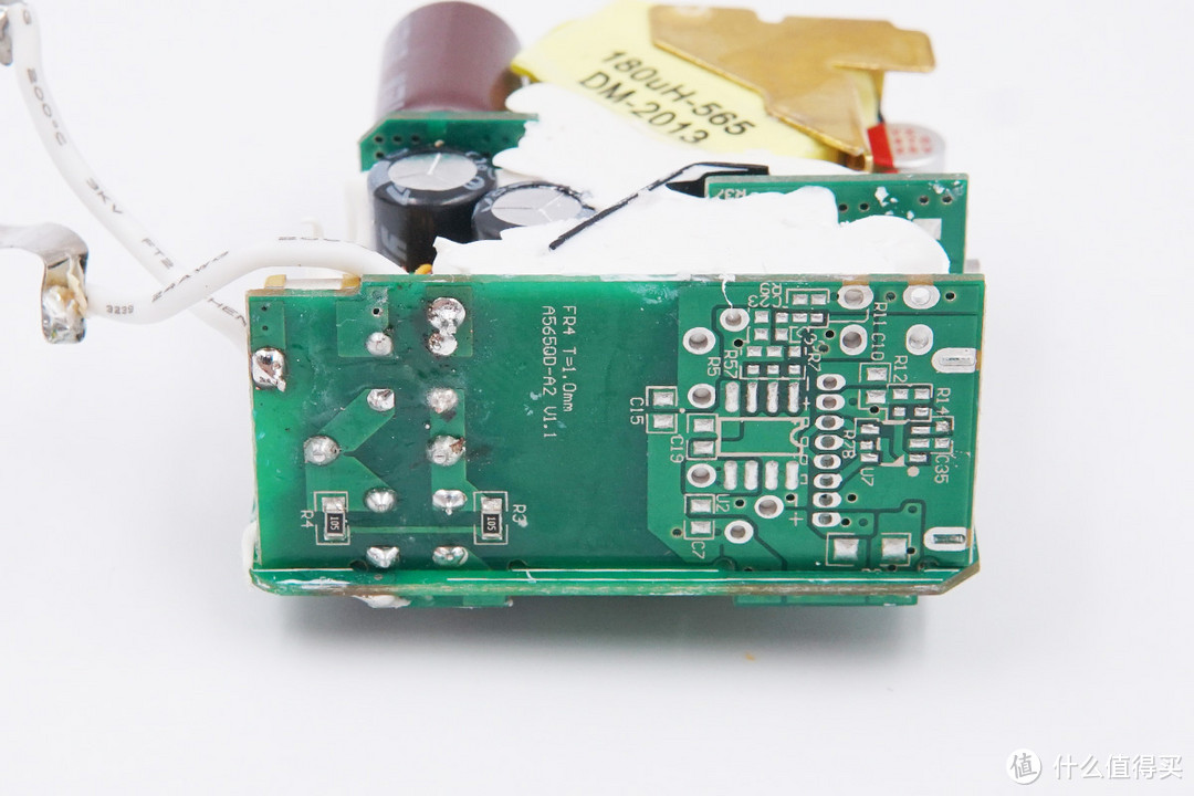 拆解报告：Lapo 65W USB PD氮化镓快充充电器