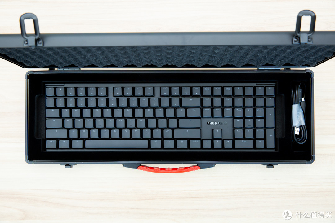《到站秀》体验纤薄之美：CHERRY  MX BOARD 10.0机械键盘首秀  