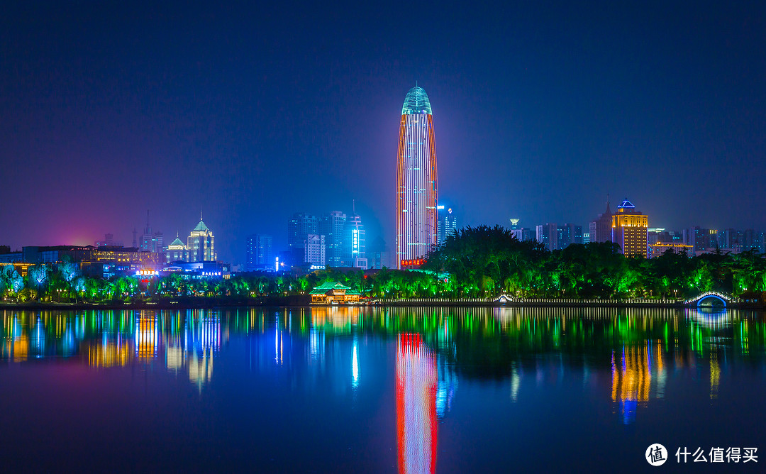 大明湖夜景