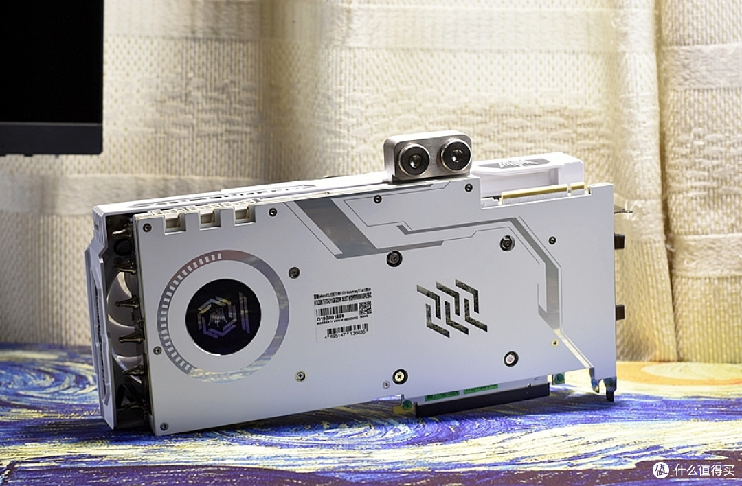 收衣服辣..不对.开箱辣 影驰GeForce RTX2080Ti名人堂10周年纪念版 过手即拥有