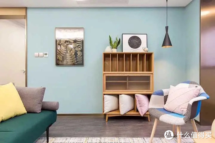 喜欢原木色的家具，地板墙面怎么搭配才会不难看？