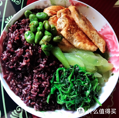 鸡肉风情万千,个中滋味如何?鲜美的鸡肉选购指南