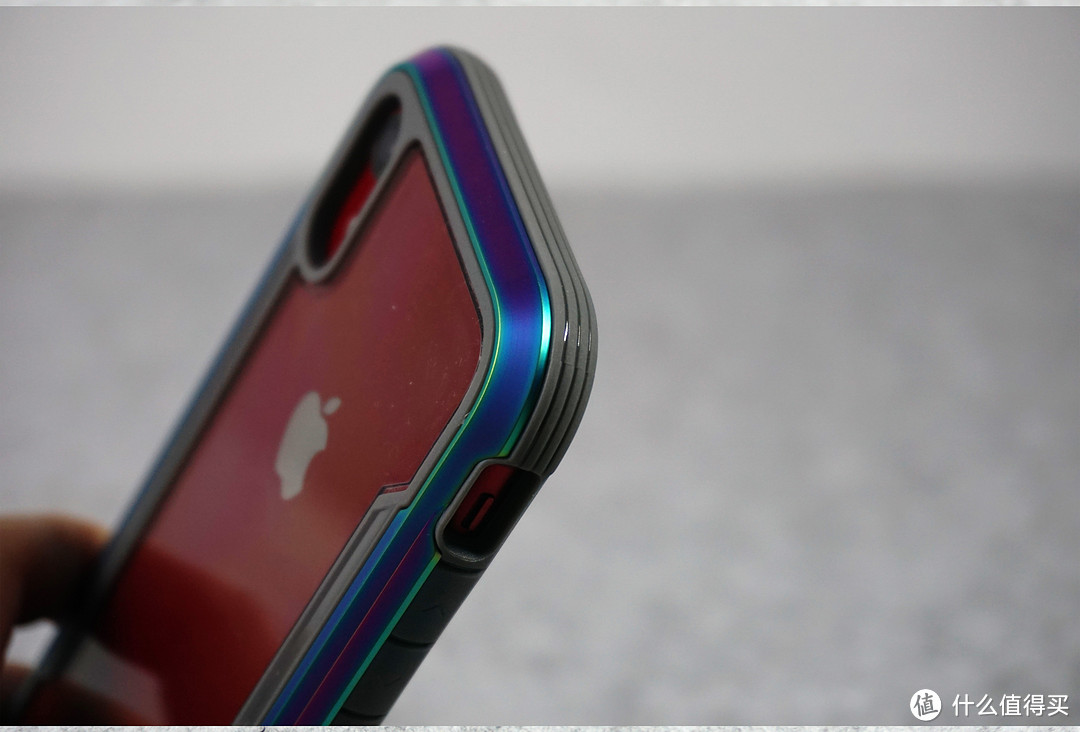 iPhone的手机壳怎么选？对比7款不同手机壳，最后决定用决色Defense极光小彩壳
