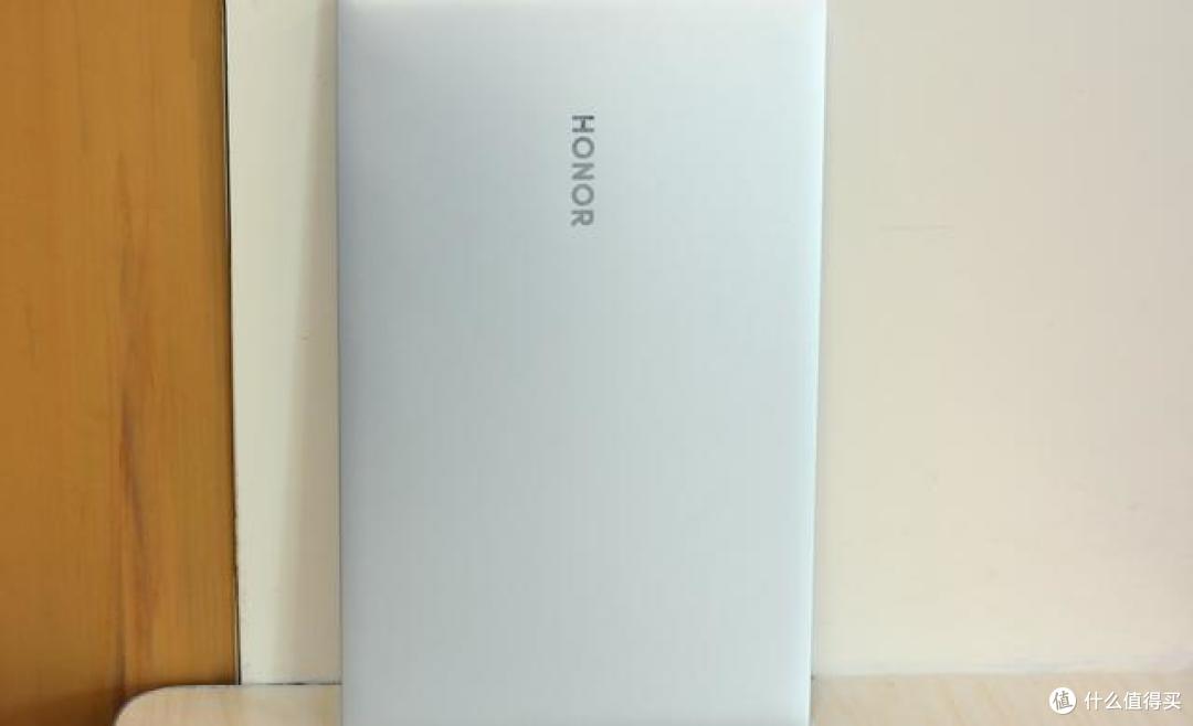 荣耀全球首发16.1英寸MagicBook Pro,还有都爱的防眩光护眼屏