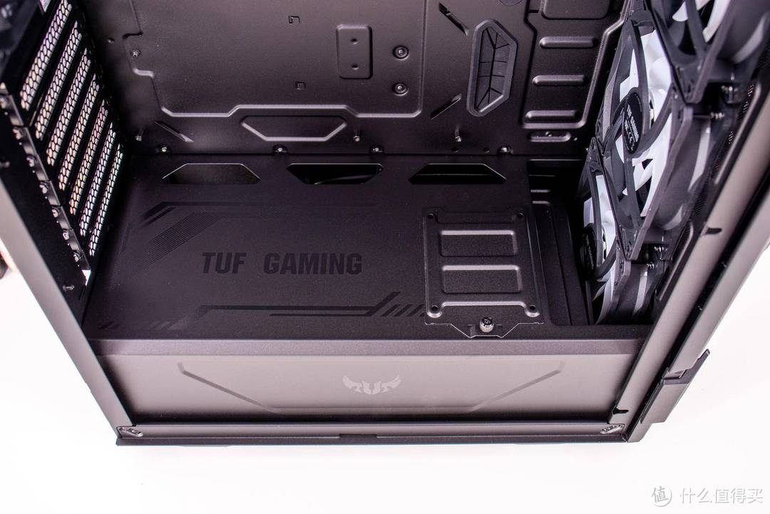 板厂也会造机箱？华硕TUF GAMING GT301火枪手开箱感受