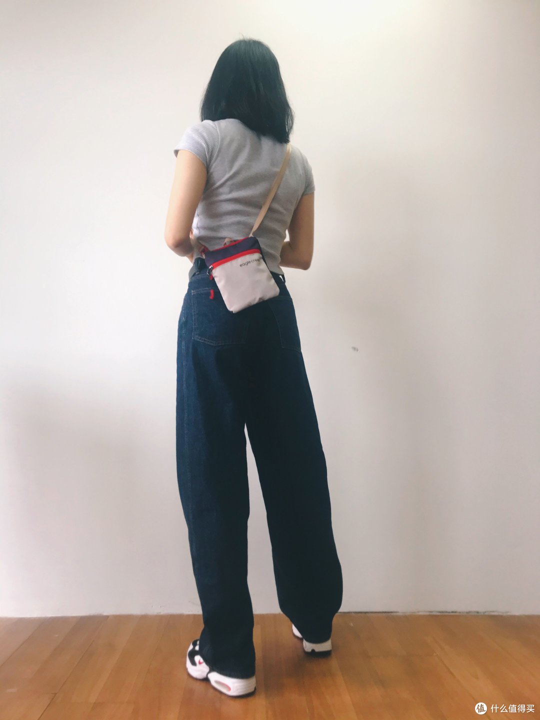 爱答不理-背面