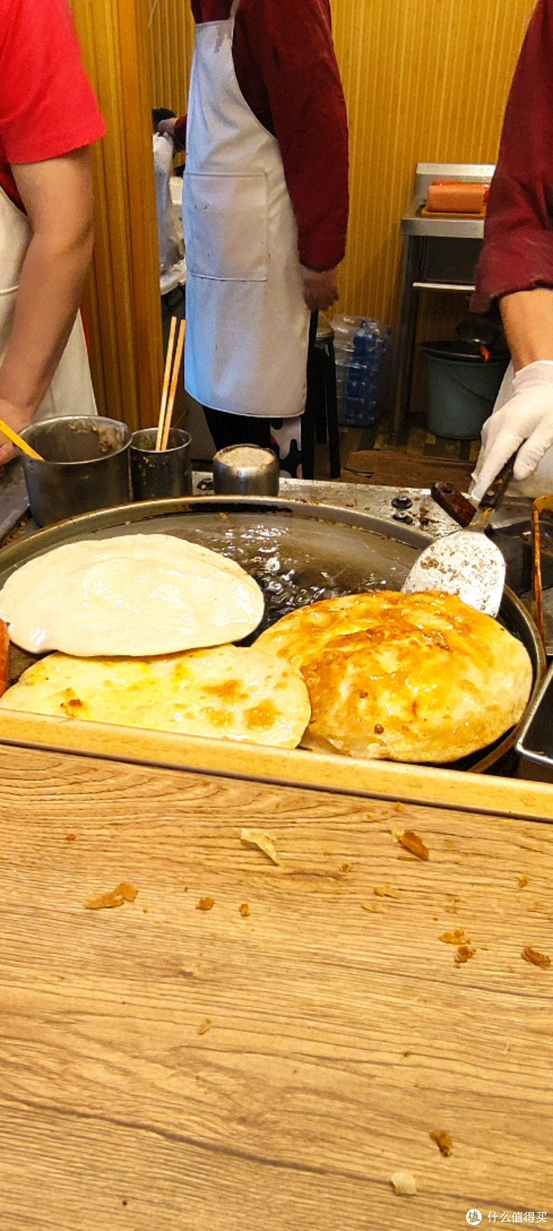 大连，探访常年排队的灌饼王总店，到底是个什么水平？