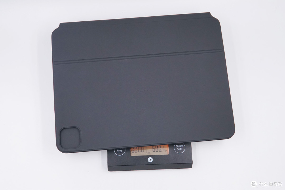 应该如何选择iPad Pro的充电方式？新款妙控键盘充电评测（A2261）     