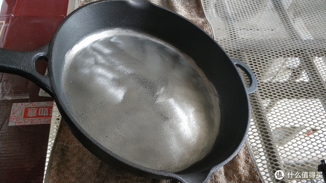 用两个周末打造一把终身使用的锅：一个硬核的铸铁锅打磨抛光及开锅记录