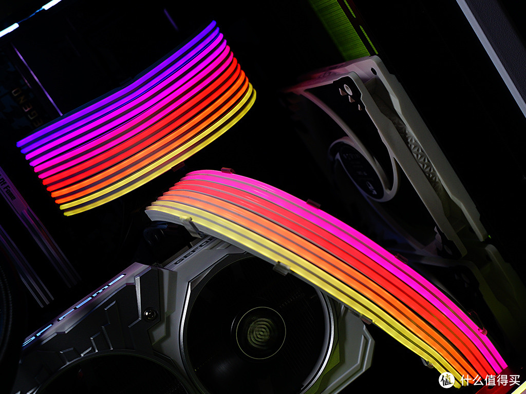 在机箱里画彩虹：LIAN LI 霓彩线2代体验分享