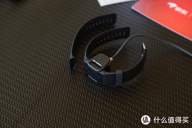 内置GPS+监测升级，Fitbit Charge 4智能手环珍藏版图赏评测