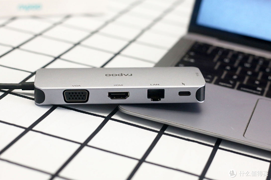 给你的轻薄本找个最佳搭档——雷柏XD200 USB-C 10口扩展坞分线转换器体验