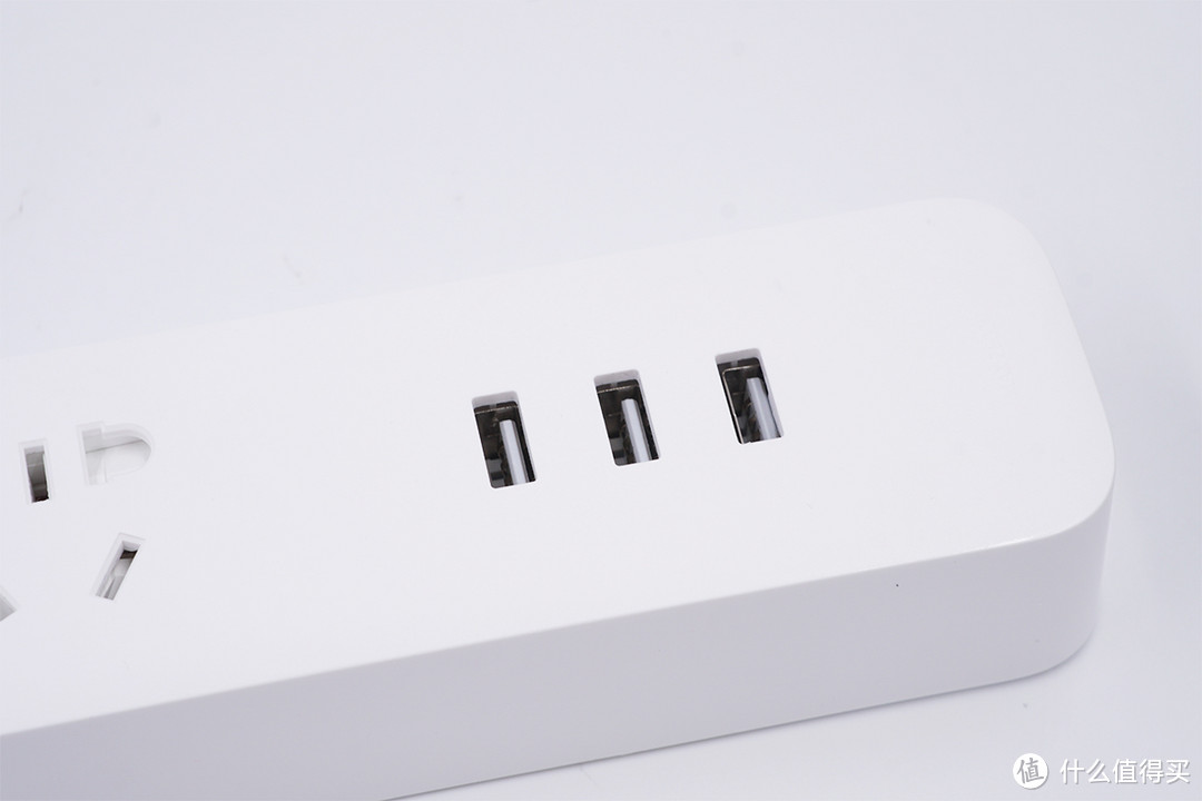 拆解报告:米家三USB-A口27W快充延长线插座MJCXB02QM