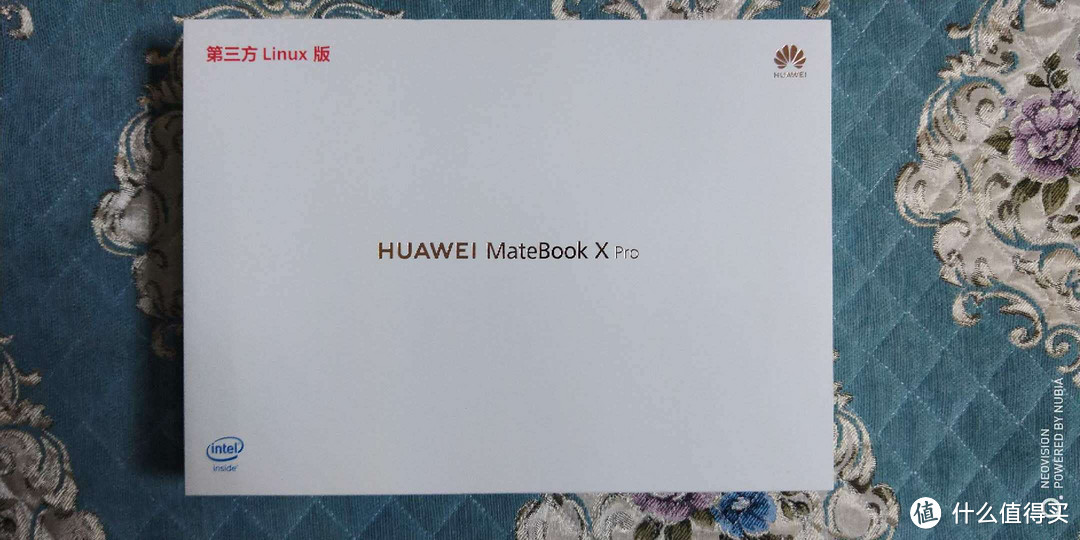 代表华为的HUAWEI标志