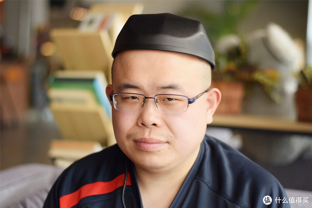 有着10年脱发经历的80后小伙试戴小米有品1499元生发帽效果如何