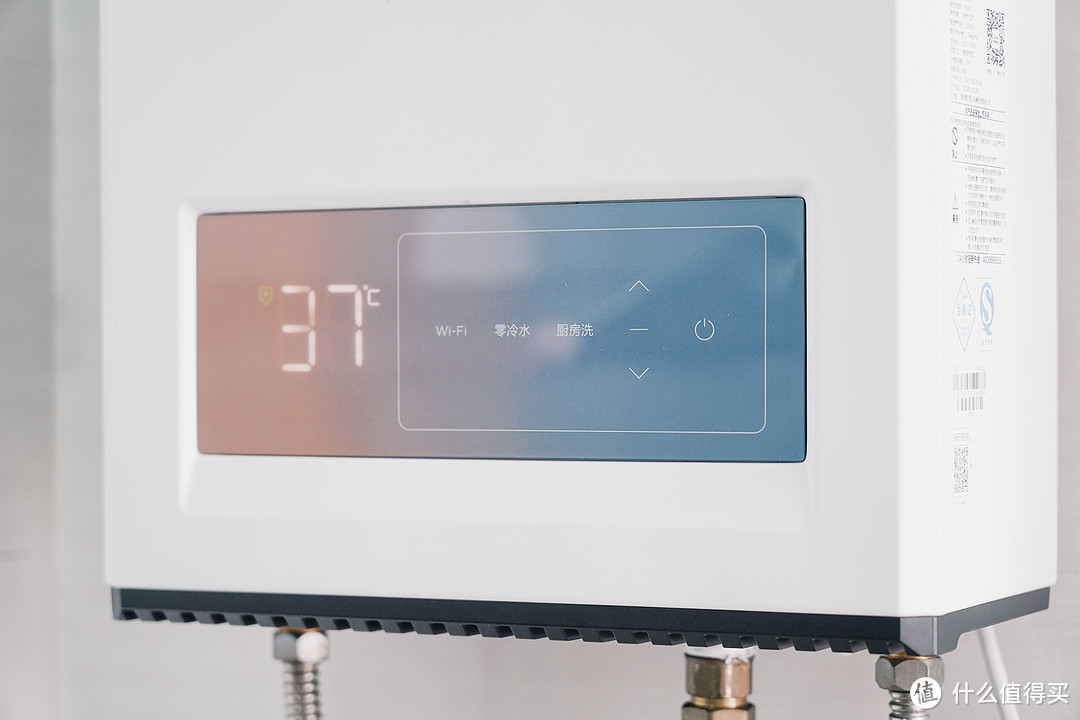 秒出热水的零冷水好用吗：美的极光 TD7零冷水燃气热水器安装体验