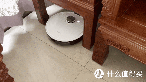 科沃斯地宝T8扫地机器人上手体验:智能防碰撞,轻松应对家居复杂环境
