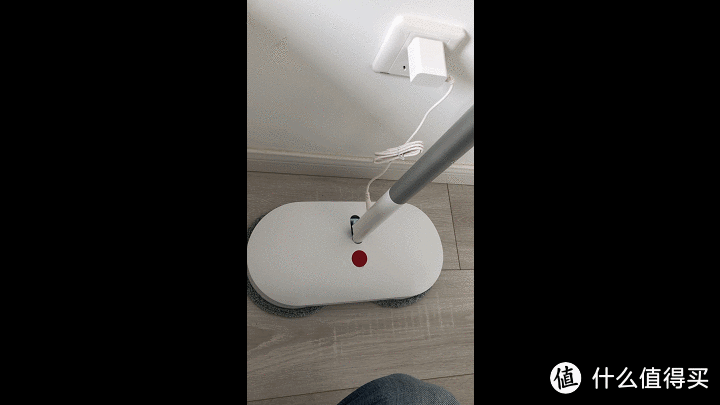高效灵动一键清洗，懒人家居的利器—宜洁 YE-07 智控净洗擦地机
