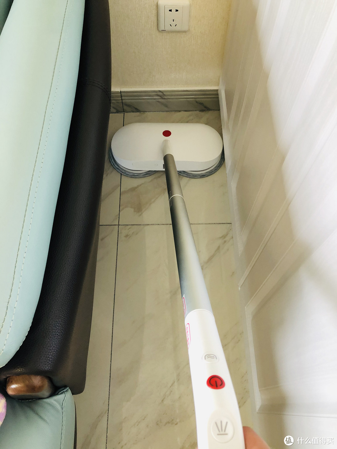 高效灵动一键清洗，懒人家居的利器—宜洁 YE-07 智控净洗擦地机