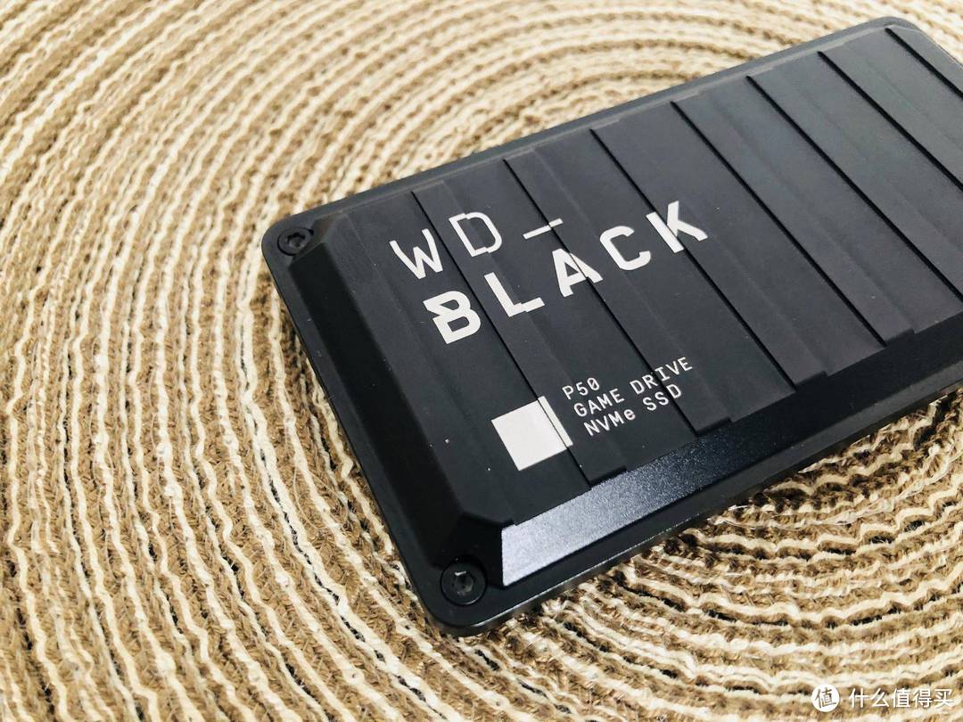 游戏主机/PC的高能弹药夹 WD_BLACK P50 NVME USB3.2 固态移动硬盘