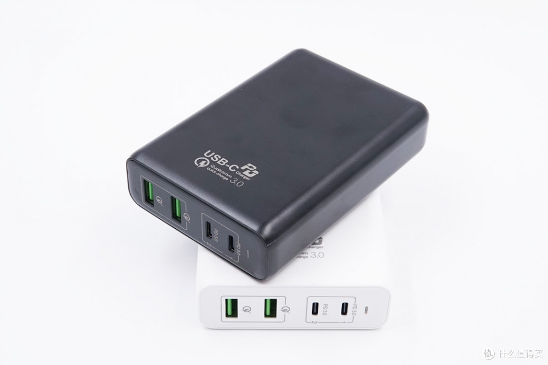 2C2A四口大功率桌面充,美富达推出100W PD快充桌面充电器