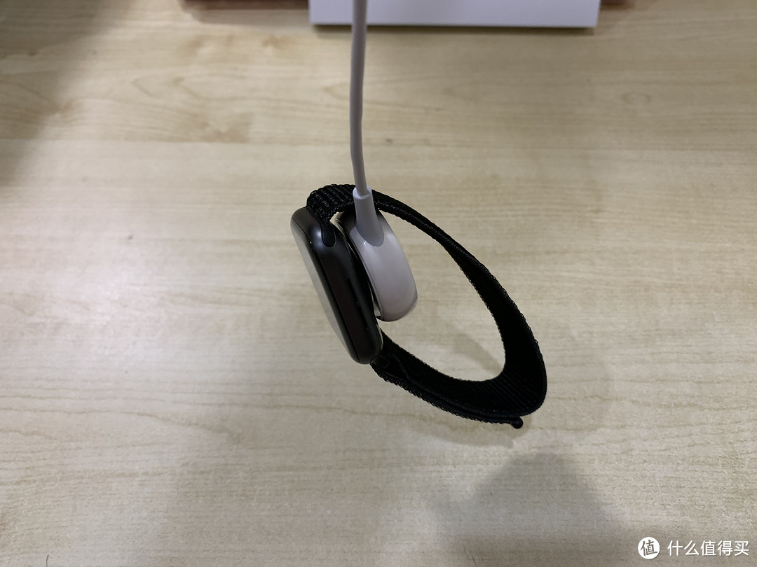 原配的替代，绿联USB-C Apple Watch 充电器