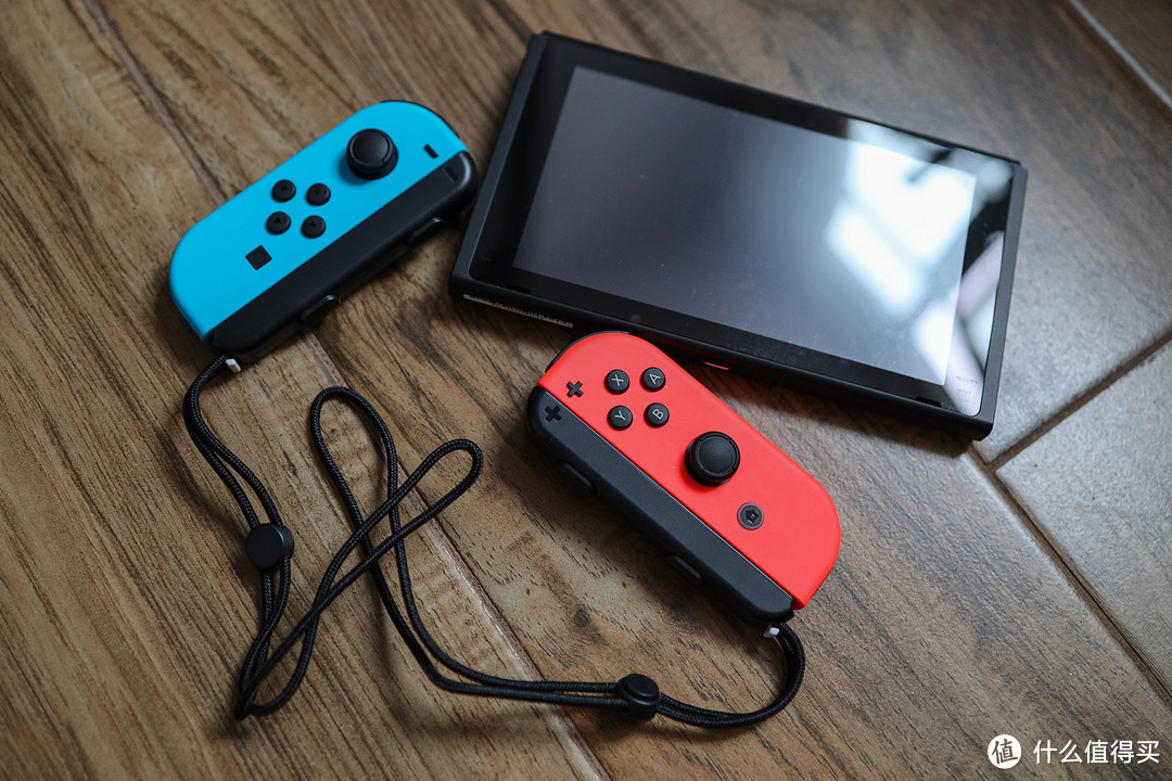 家庭趣玩之选：Nintendo Switch™ 国行续航增强版评测