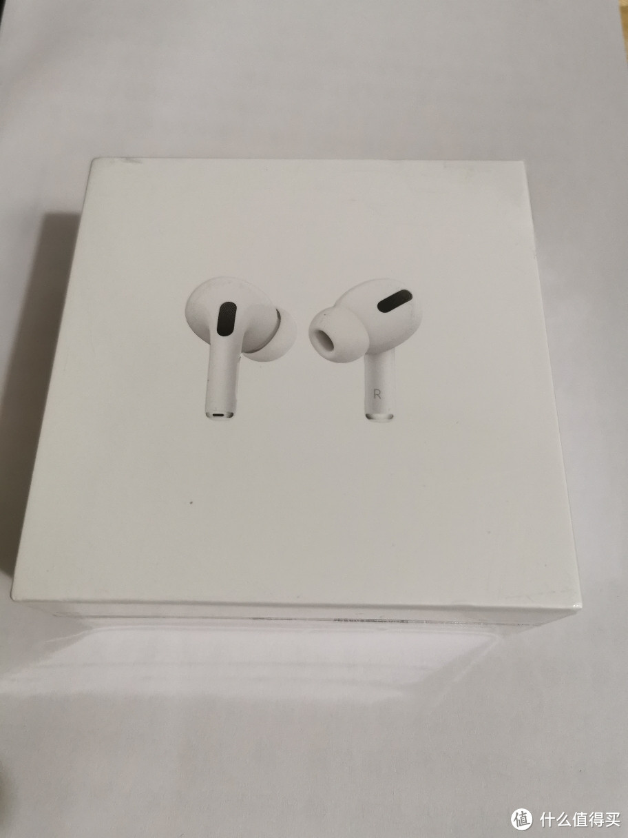 在大妈十年来收到最昂贵的礼物——苹果 AirPods Pro 真无线降噪耳机简单开箱评测（炫耀）