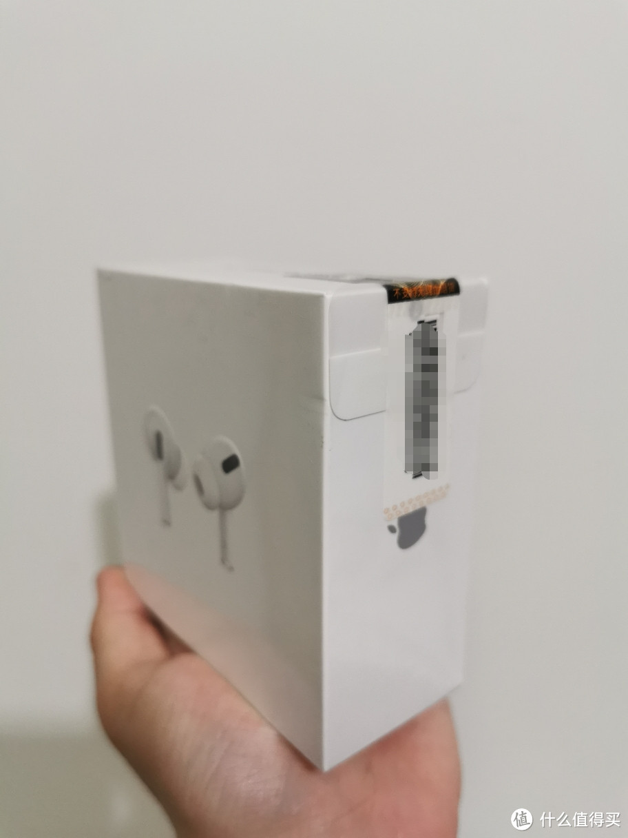 在大妈十年来收到最昂贵的礼物——苹果 AirPods Pro 真无线降噪耳机简单开箱评测（炫耀）