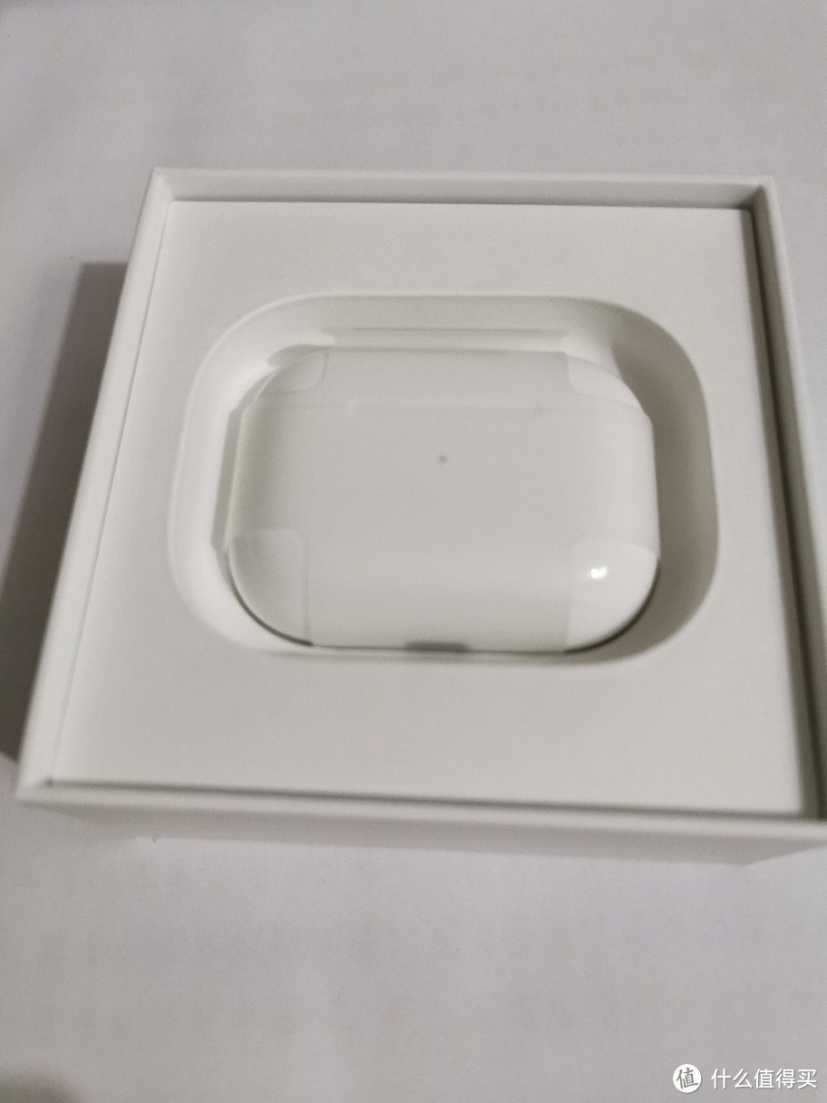 在大妈十年来收到最昂贵的礼物——苹果 AirPods Pro 真无线降噪耳机简单开箱评测（炫耀）