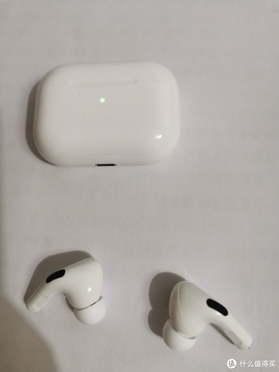 在大妈十年来收到最昂贵的礼物——苹果 AirPods Pro 真无线降噪耳机简单开箱评测（炫耀）