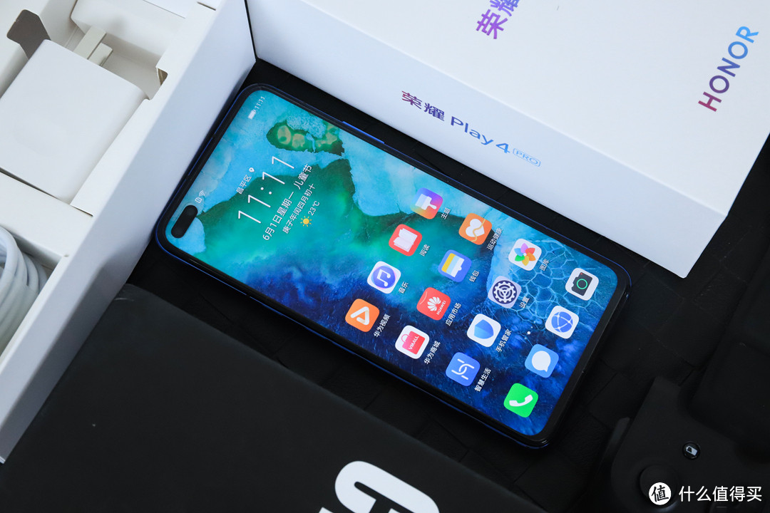 麒麟990加持的无短板全能型酷玩手机，荣耀Play4 Pro评测